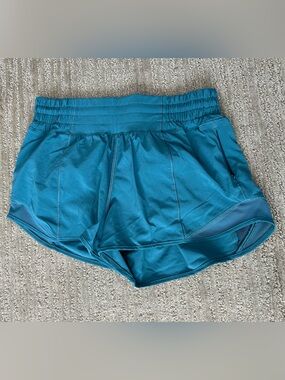 Lululemon Hotty Hot Short 2.5”